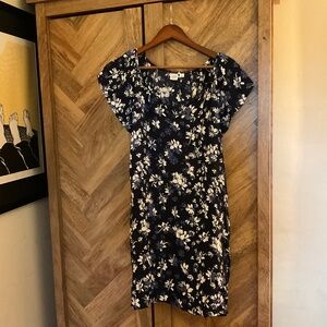 GAP pocketed v-neck cap sleeve floral mini blue dress